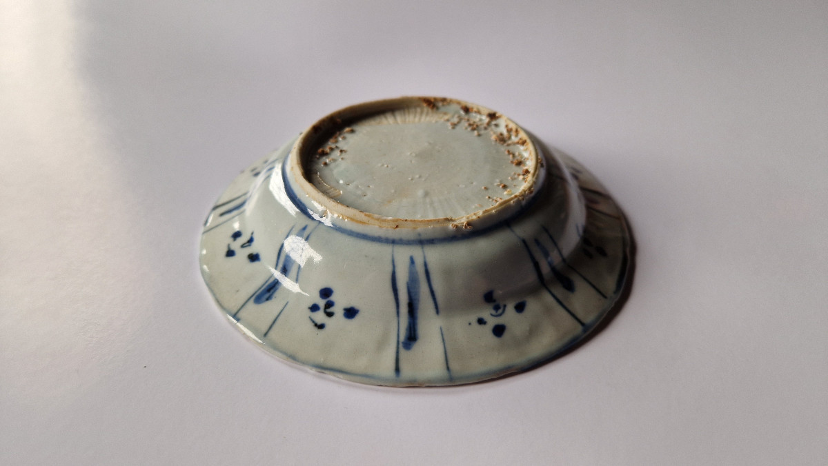 Rare petite assiette « Kraak » de l’époque Wanli (1573-1620) en porcelaine bleue et blanche-photo-7