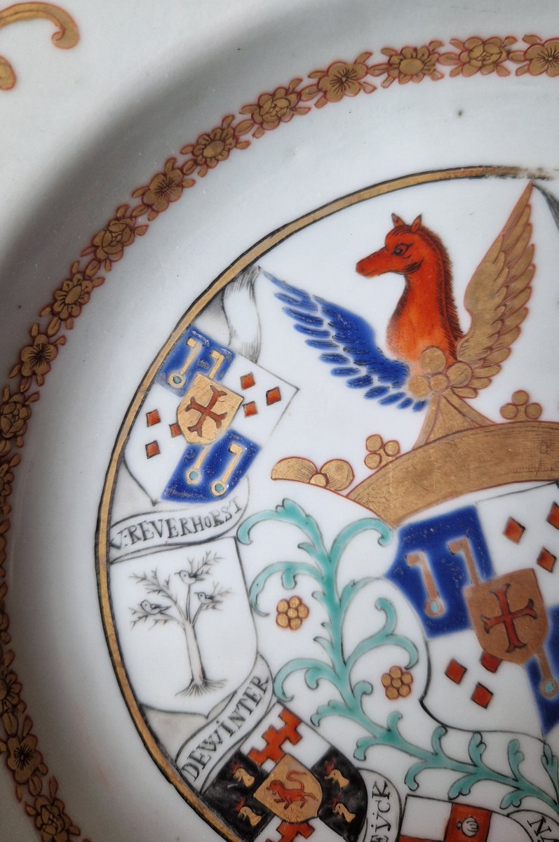 Assiette armoriée en porcelaine d'exportation chinoise pour le marché néerlandais, vers 1745 -photo-4