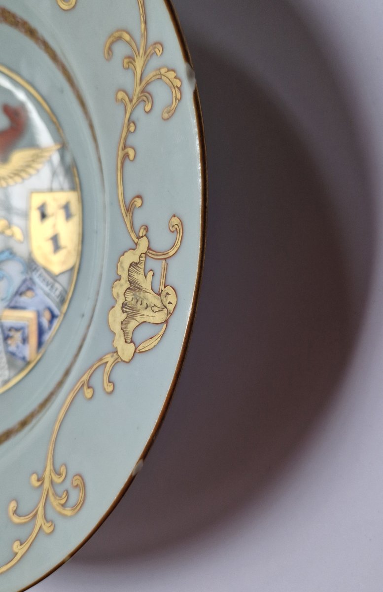 Assiette armoriée en porcelaine d'exportation chinoise pour le marché néerlandais, vers 1745 -photo-3