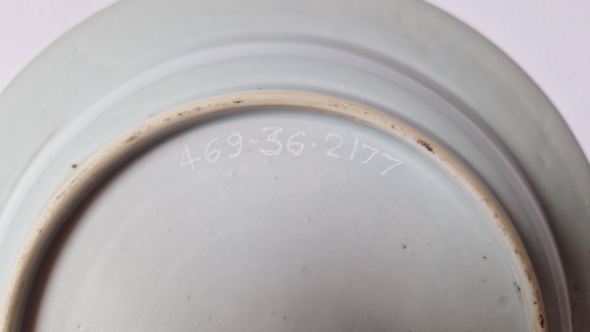 Assiette armoriée en porcelaine d'exportation chinoise pour le marché néerlandais, vers 1745 -photo-7