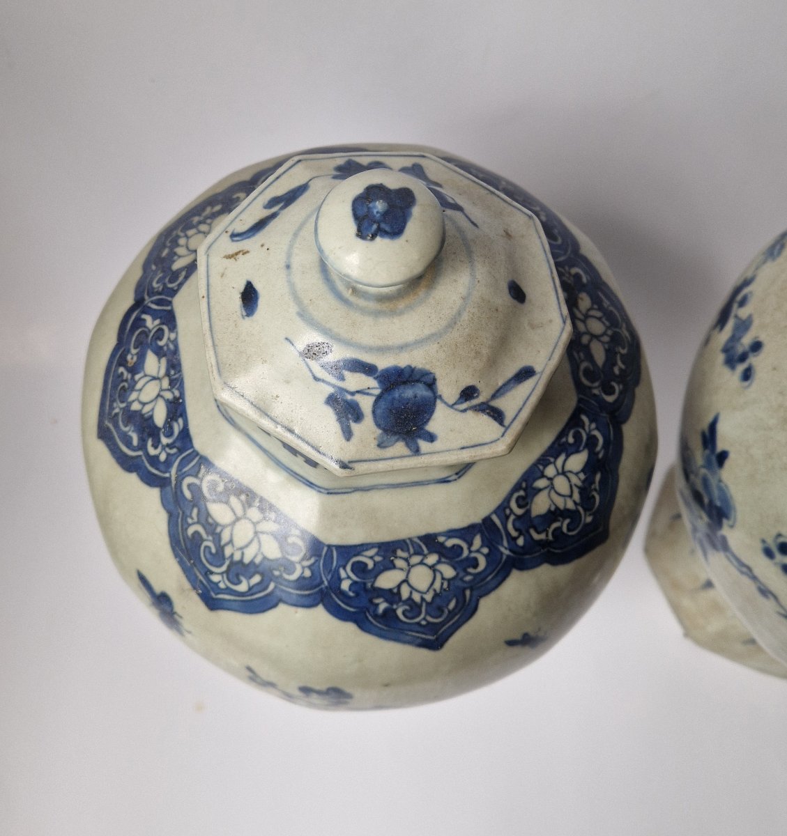 A Pair of Chinese Blue and White Porcelain Jars from the Hatcher Cargo c.1643 -photo-2