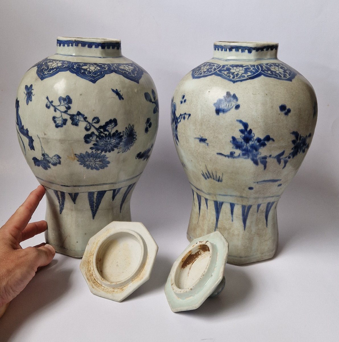 A Pair of Chinese Blue and White Porcelain Jars from the Hatcher Cargo c.1643 -photo-3