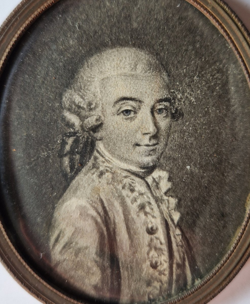 French Or German School, Ca. 1775  Miniature Portrait Of A Gentleman In Grisaille-photo-2