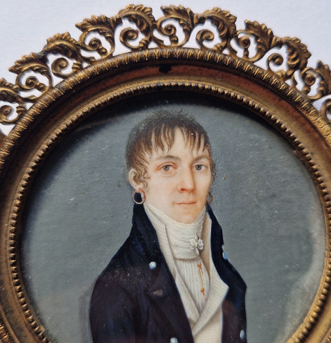 École française, vers 1810  Portrait en miniature d'une dame vêtue « à la garçonne »  -photo-3
