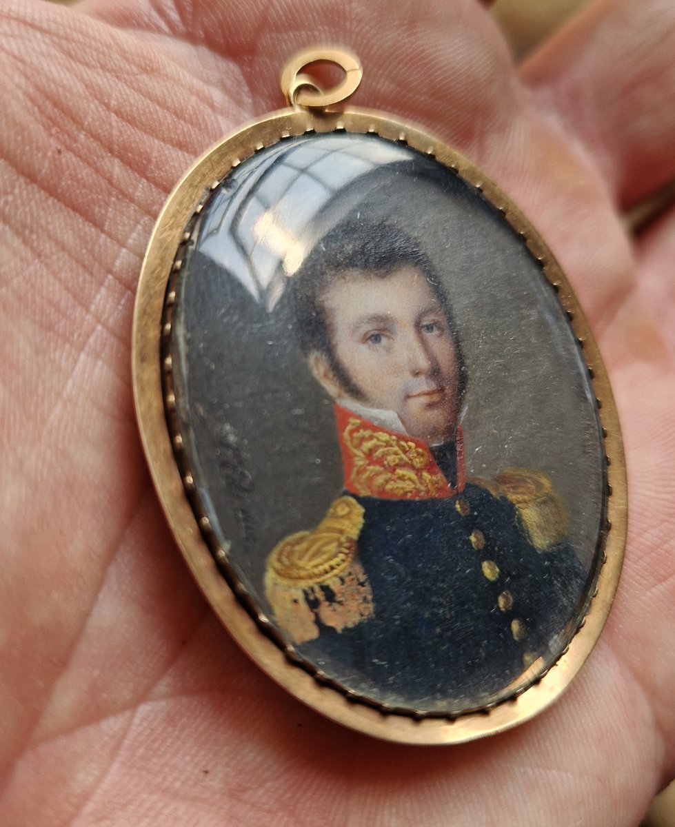 Poortrait en miniature d'officier par François Petit de Villeneuve, daté 1818-photo-3