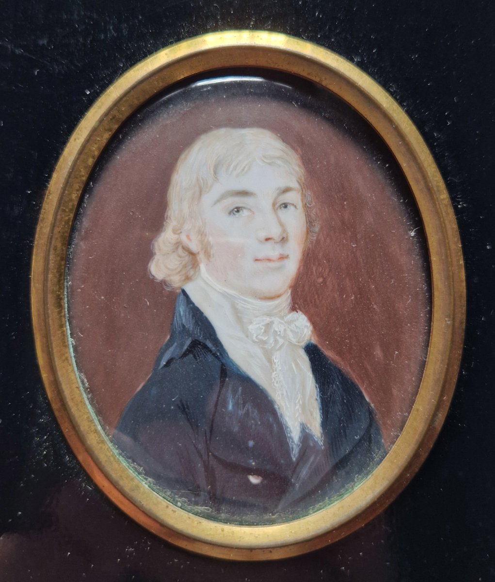 École anglaise, vers 1790 Portrait en miniature d'un gentilhomme -photo-4