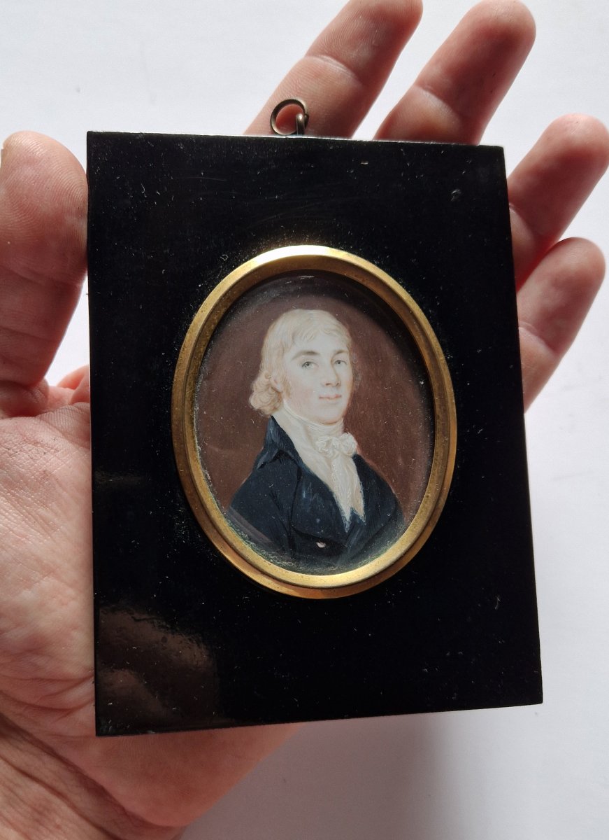 École anglaise, vers 1790 Portrait en miniature d'un gentilhomme -photo-2