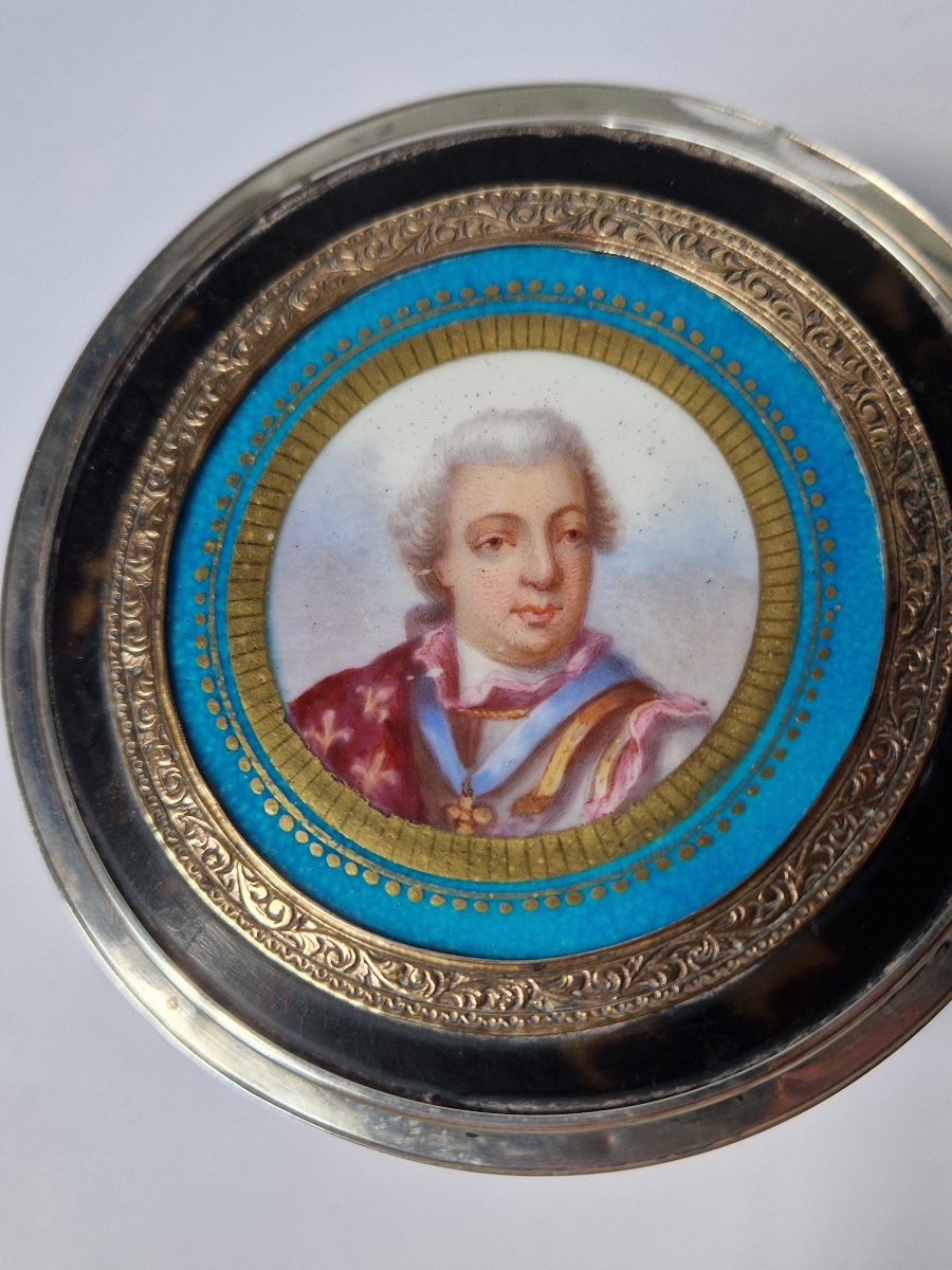 Boîte en argent et écaille ornée d'un portrait émaillé de Louis XVI  vers 1870-photo-4