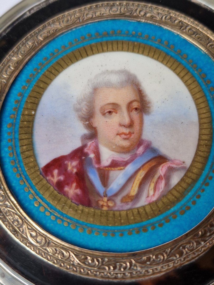 Boîte en argent et écaille ornée d'un portrait émaillé de Louis XVI  vers 1870-photo-3