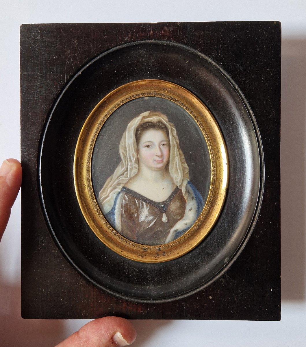 École française du XVIIIe siècle  Portrait en miniature de Madame de Maintenon -photo-1