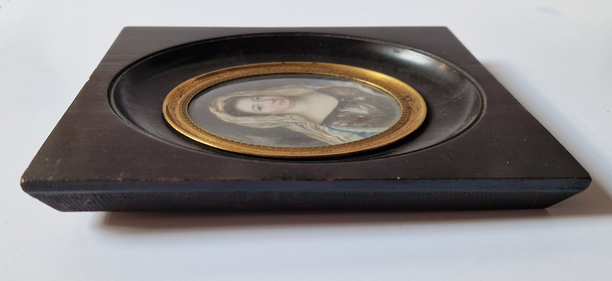 École française du XVIIIe siècle  Portrait en miniature de Madame de Maintenon -photo-2