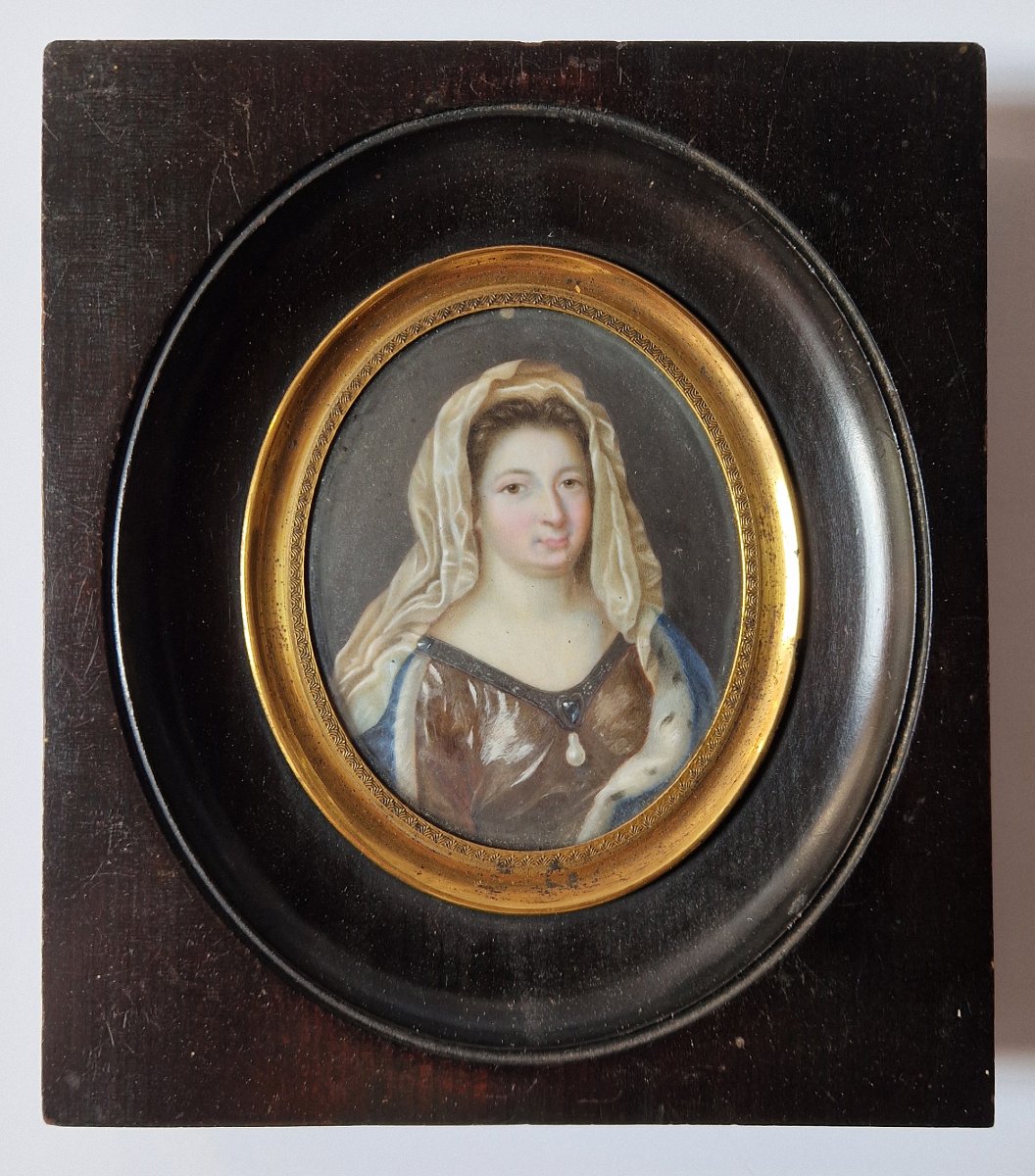 École française du XVIIIe siècle  Portrait en miniature de Madame de Maintenon 
