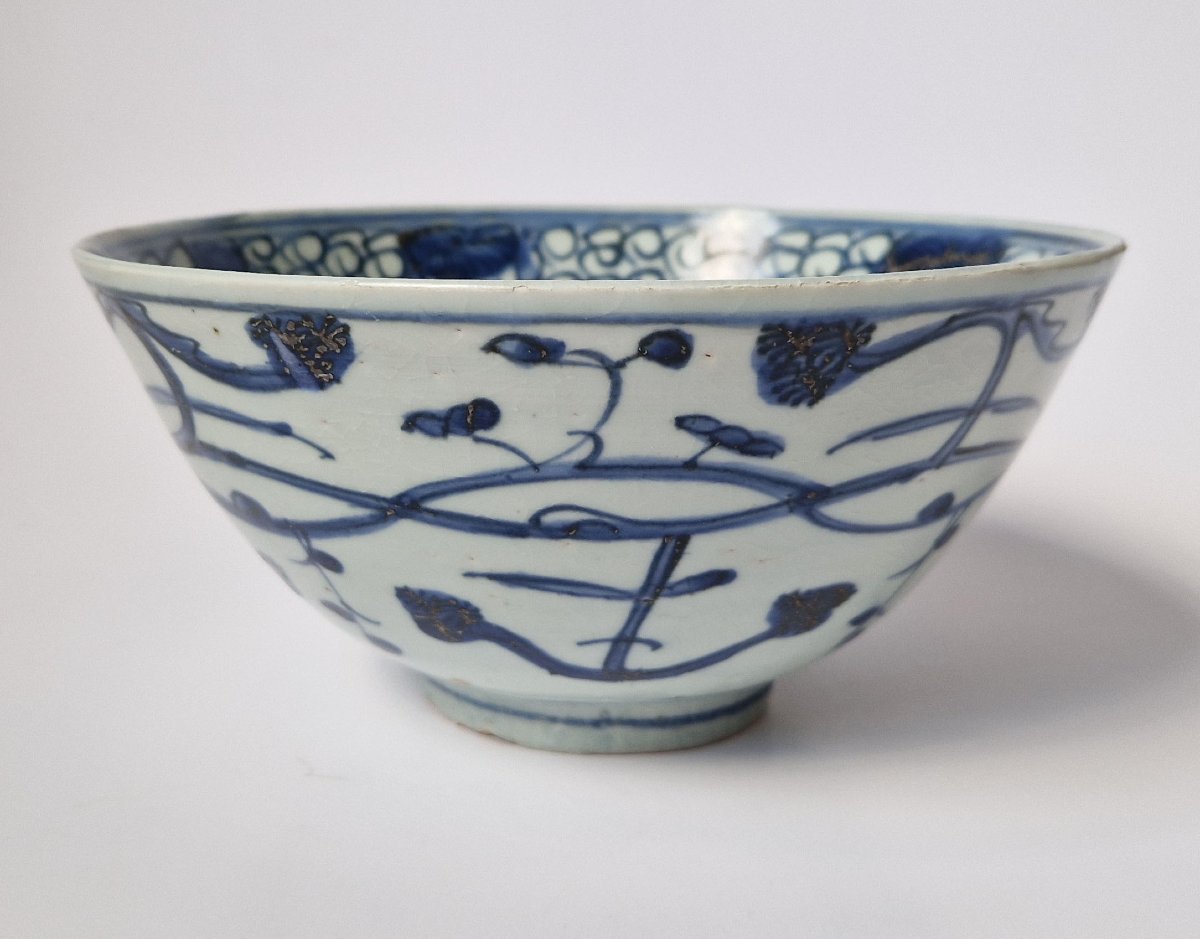 Bol bleu et blanc chinois Ming Wanli Swatow vers 1575-1625 Diamètre: 19,5 cm-photo-1
