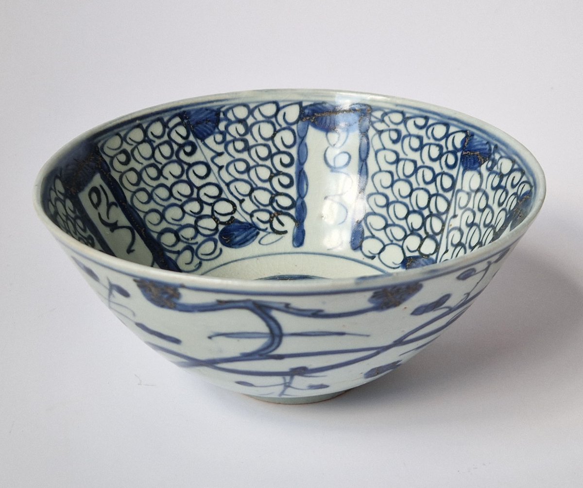Bol bleu et blanc chinois Ming Wanli Swatow vers 1575-1625 Diamètre: 19,5 cm