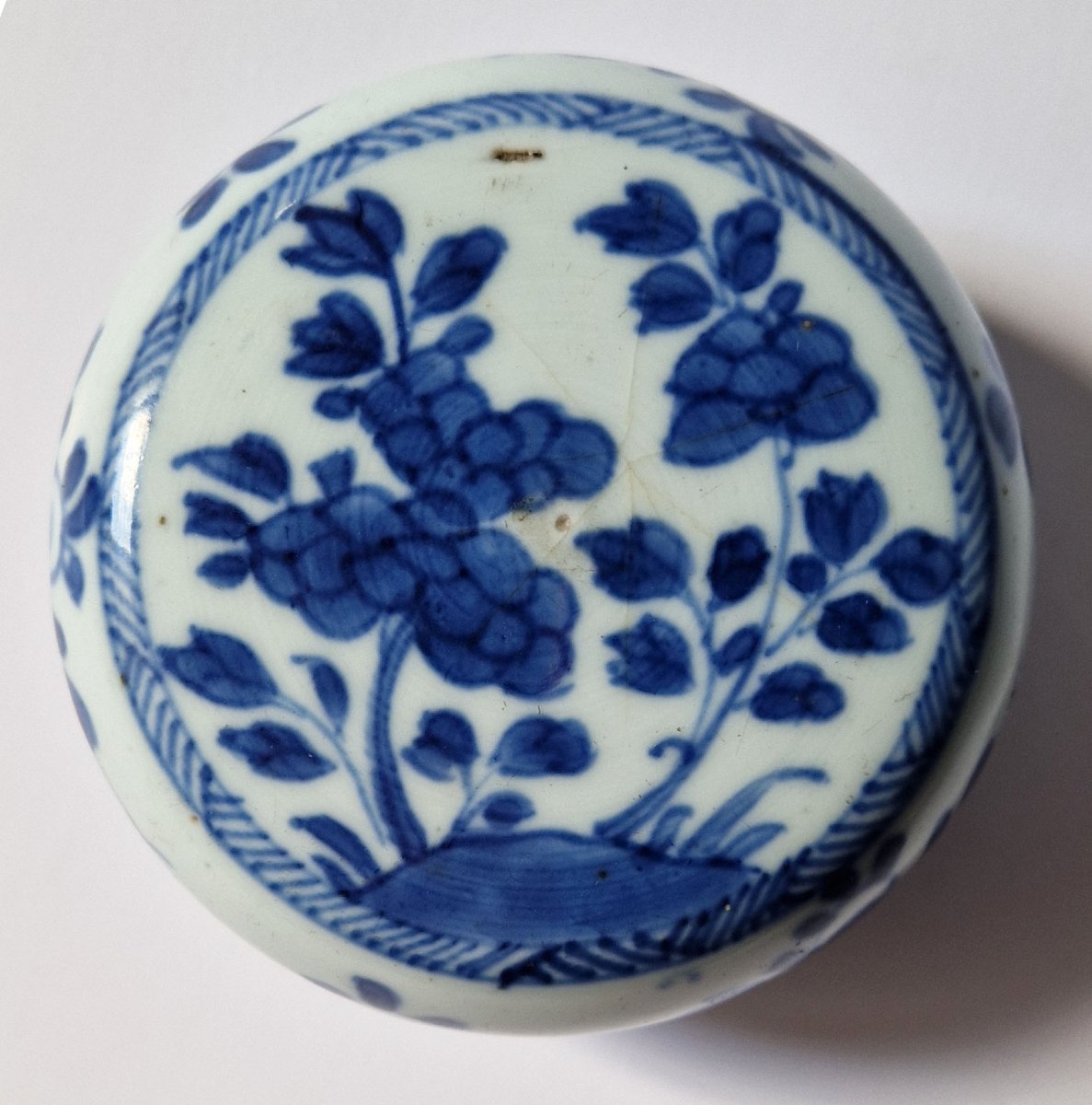 Chinese Blue-and-white  Box With Circular Lid, From Ca Mau Wreck, C. 1725-photo-3