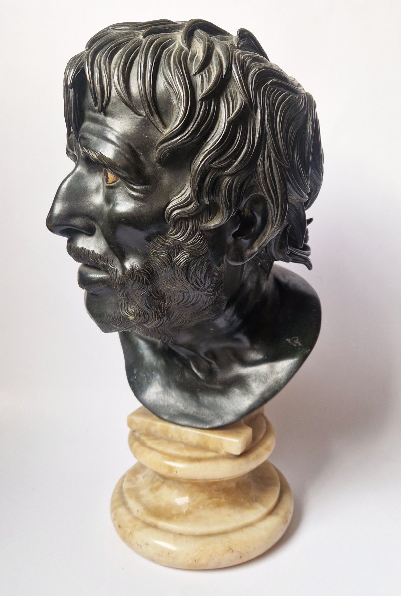 Buste en bronze italien «Grand Tour», d'après l'antique, dit « Pseudo-Sénèque », vers 1800-photo-2