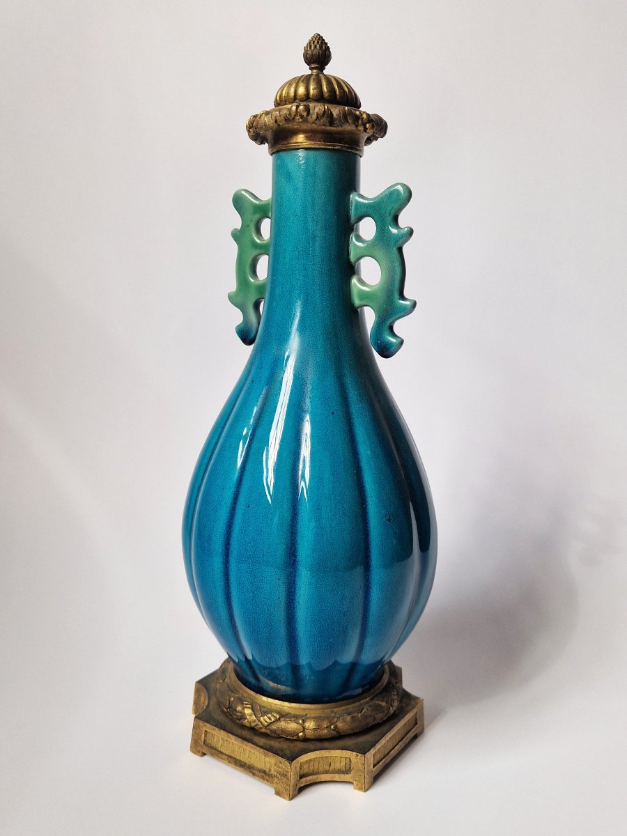 A Monochrome Vase In Turquoise Chinese 19th Century Porcelain With Louis XVI Style Mounts-photo-2
