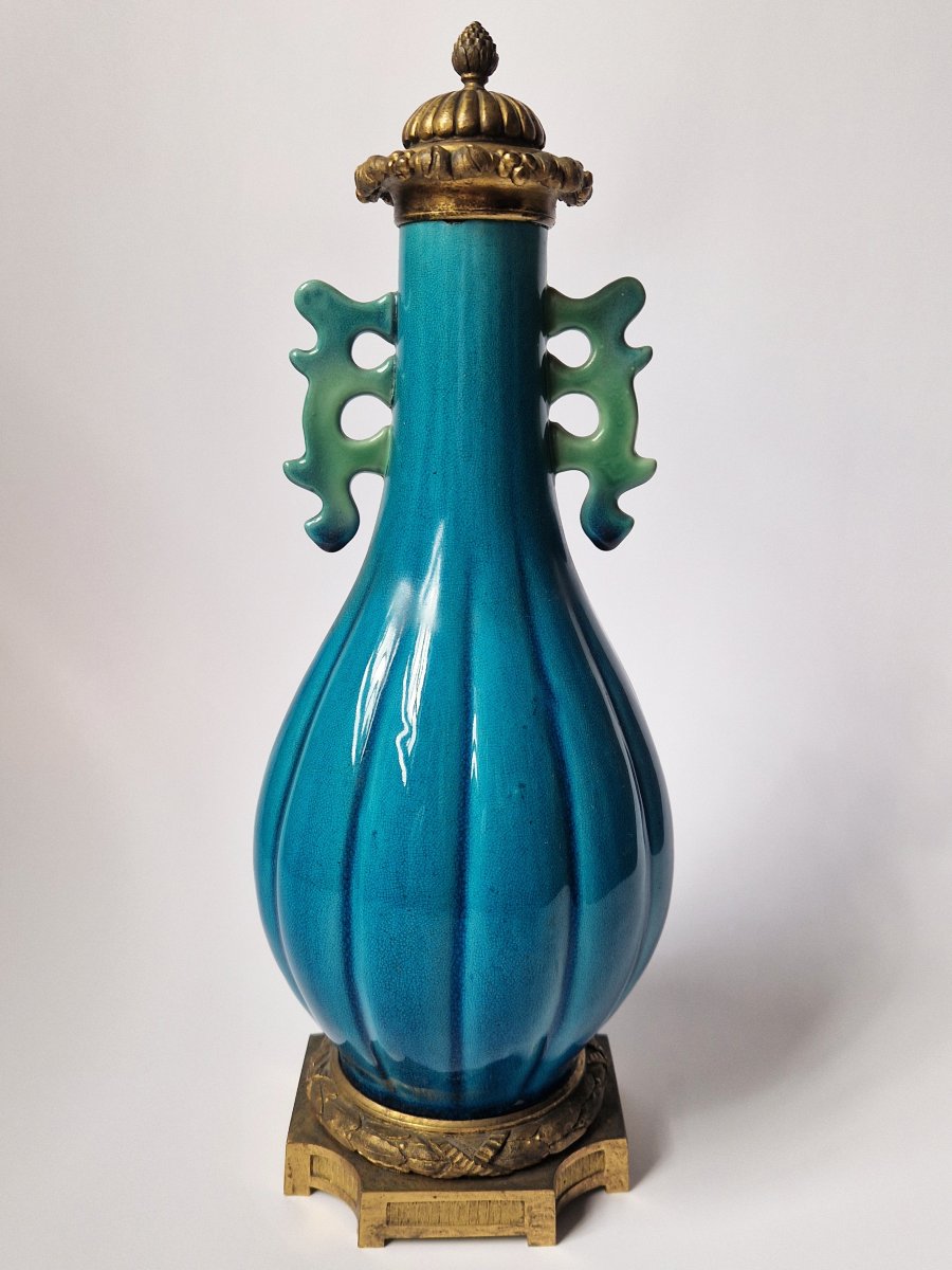 A Monochrome Vase In Turquoise Chinese 19th Century Porcelain With Louis XVI Style Mounts-photo-4