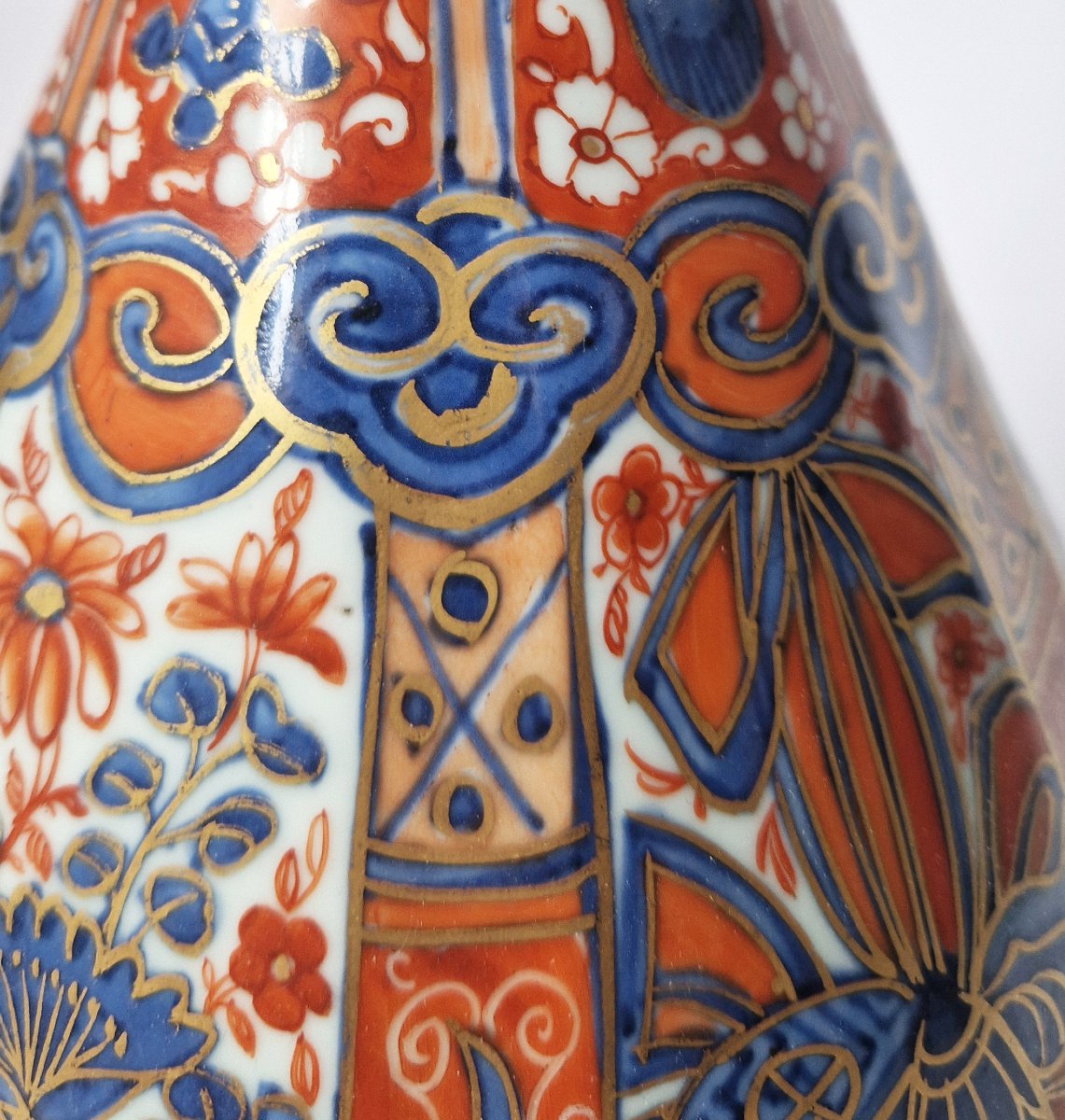 Vase bouteille en porcelaine chinoise époque Wanli, vers 1620, avec décor ajouté vers 1820 -photo-1