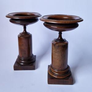 Paire de coupes Grand Tour Tazza en acajou, XIXe siècle, vers 1850, hauteur 22,5 cm