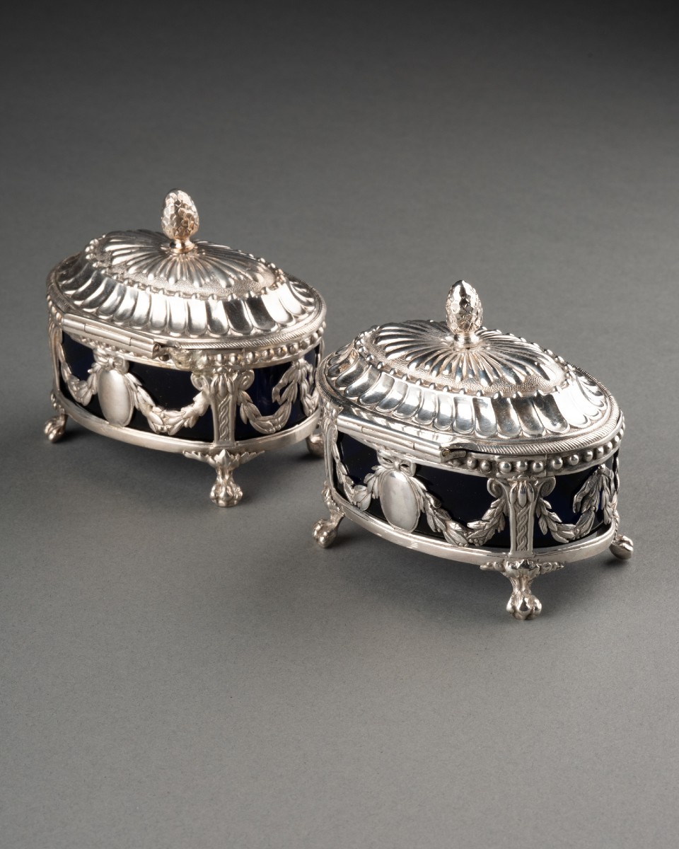 Paire de salières couvertes en argent, René Pierre Ferrier reçu en 1775