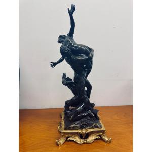 Sculpture en bronze  L’Enlèvement des Sabines  sur base signée Henri Dasson, 1885