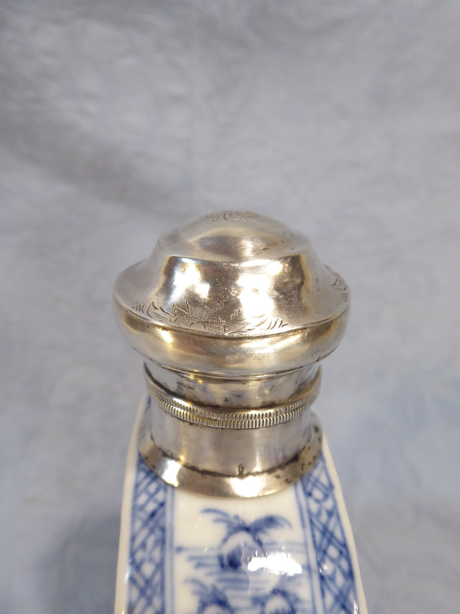 18th Century Chinese Blue And White Porcelain Tea Caddy With Silver Lid-photo-3
