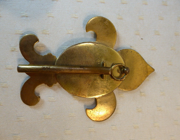 Cadre Champlever en forme de fleur de lys avec miniature de Marie sur porcelaine. XIXe siècle.-photo-3