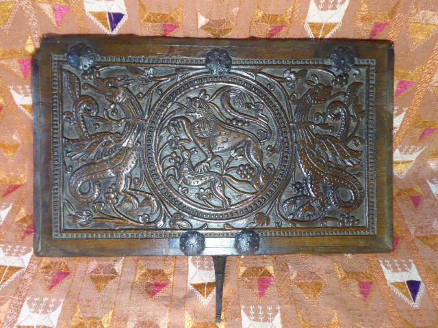 Couvercle de coffre sculpté, Haute Époque, XVIIe siècle