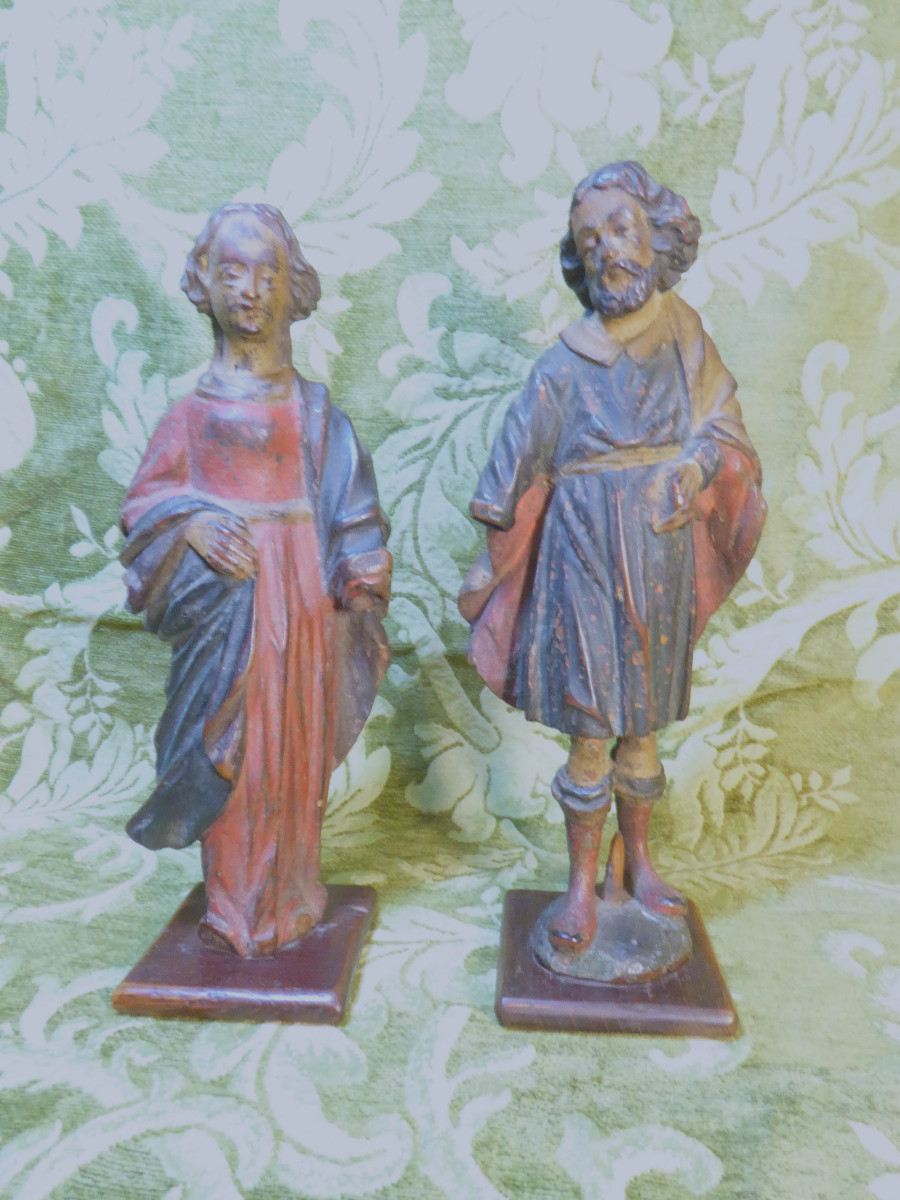 Paire de statuettes religieuses en bois polychrome sculpté, autrichienne (XVIIe siècle)