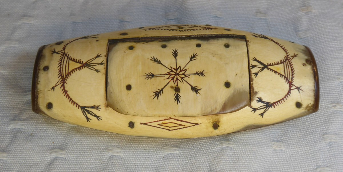 19th Century Horn Snuffbox