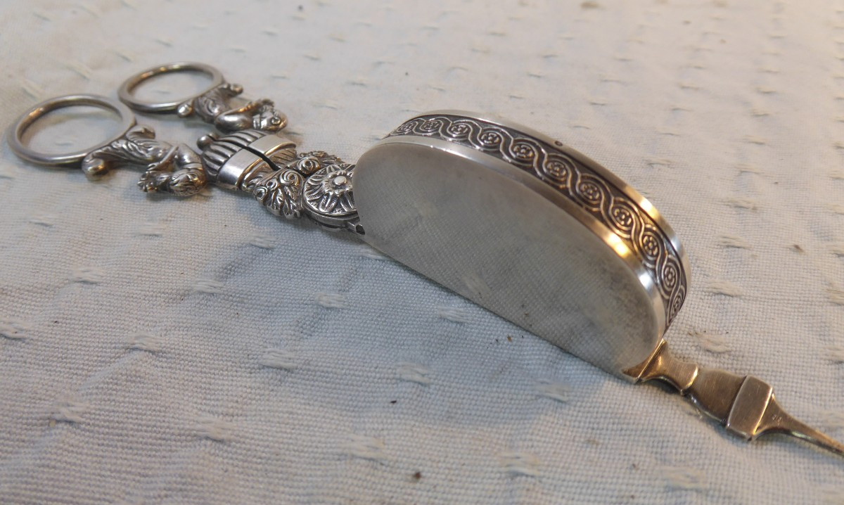 18th Century Spanish Silver Candle Snuffers.-photo-2