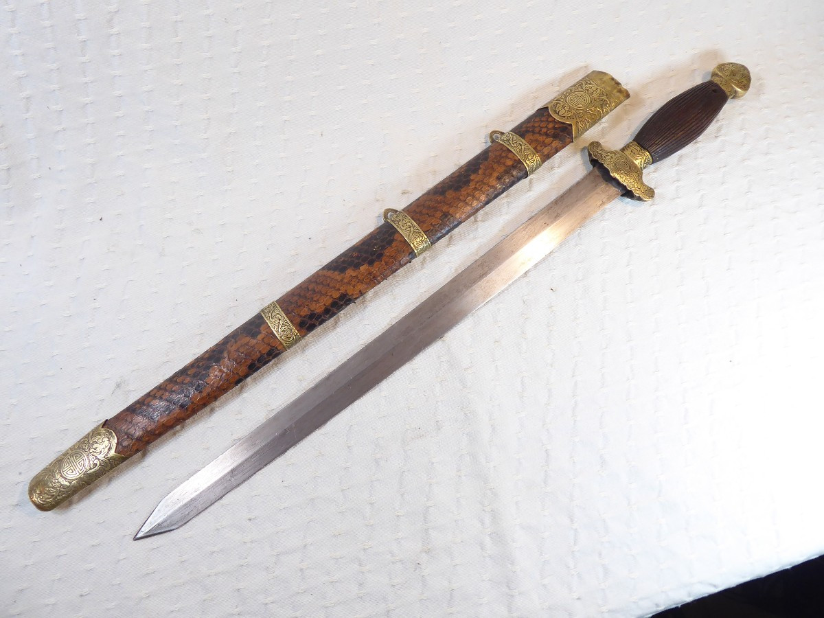 Chinese Jian Short Sword, Snakeskin Sheath-photo-4