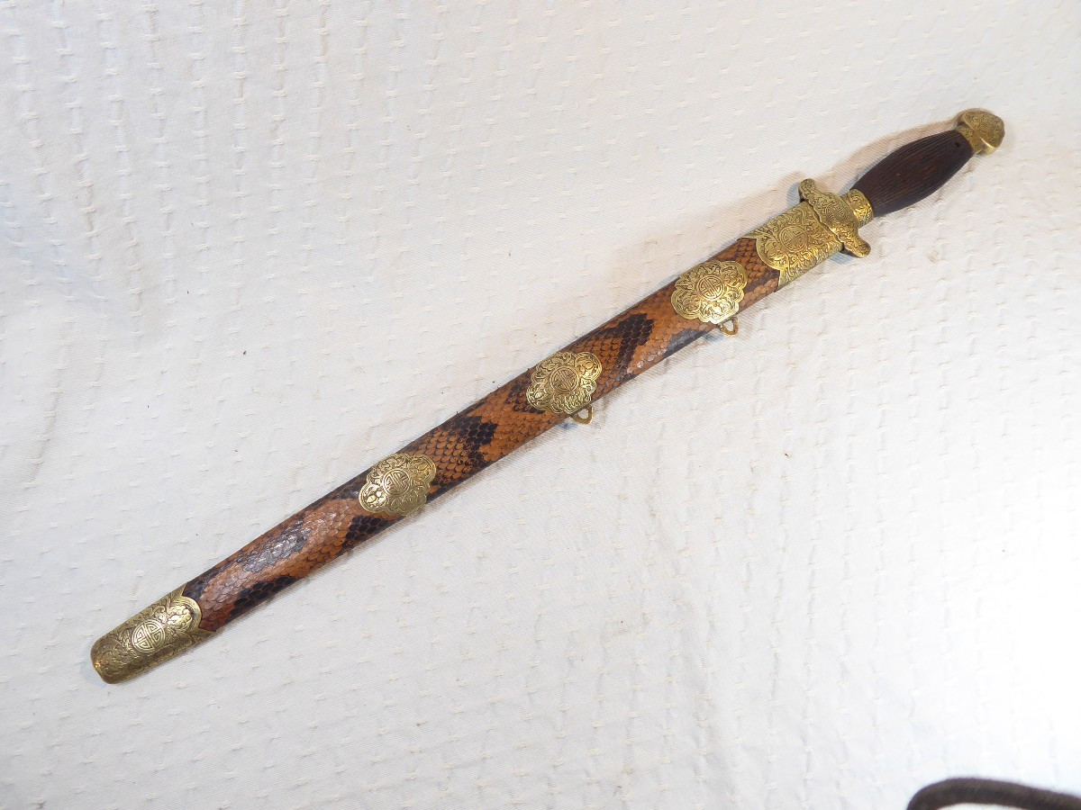 Chinese Jian Short Sword, Snakeskin Sheath
