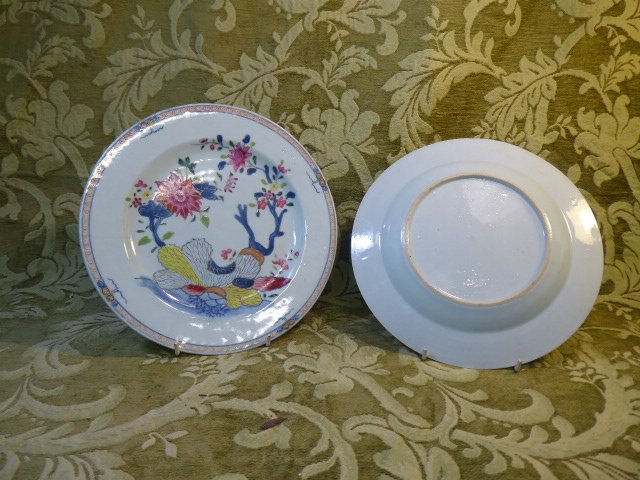 Paire d'assiettes chinoises en porcelaine de la famille rose Feuille de tabac, époque Qianlong-photo-2
