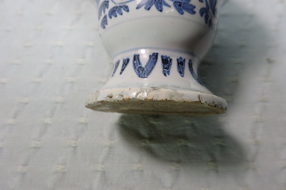 Small Rose Vase, Nevers, Circa 1720-1750.-photo-2