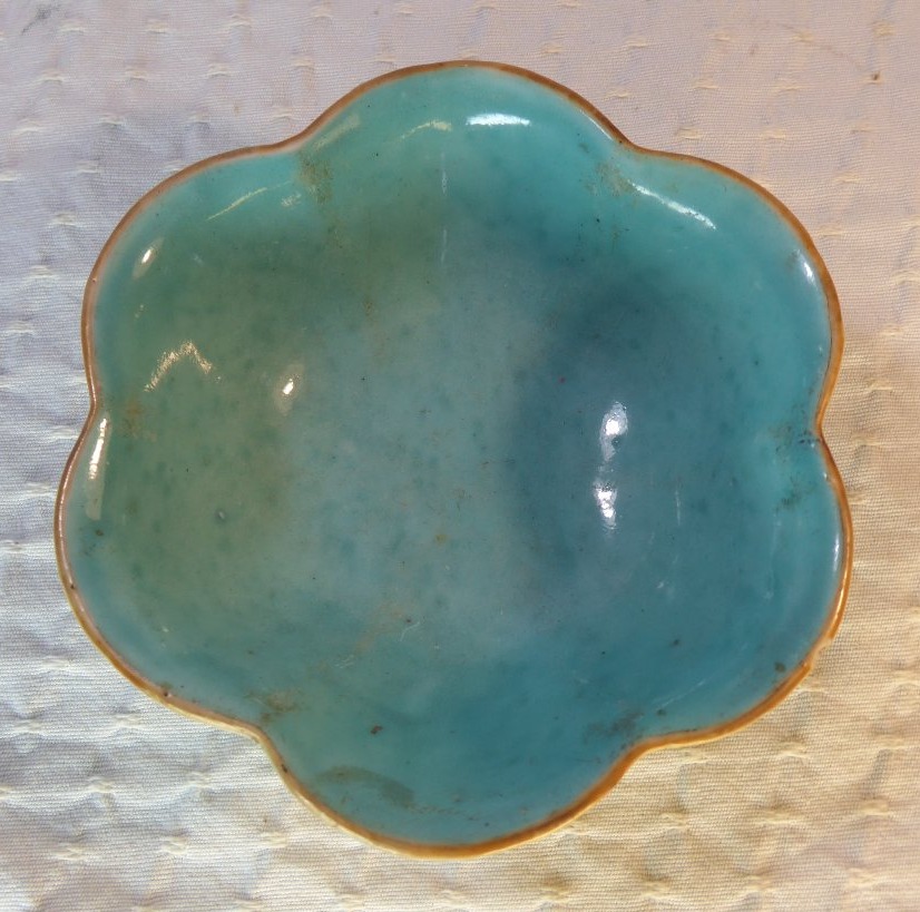 A Six-lobed Chinese Polychrome Bowl In The “nyonya” Style, Dating From The Tongzhi Era.-photo-4