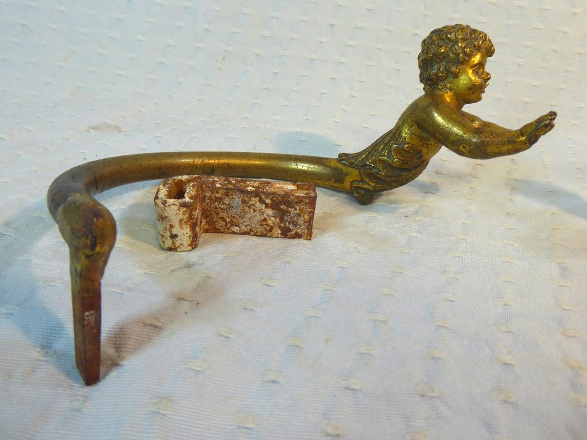 Pair Of Gilded Bronze Curtain Tiebacks Decorated With Putti-photo-4