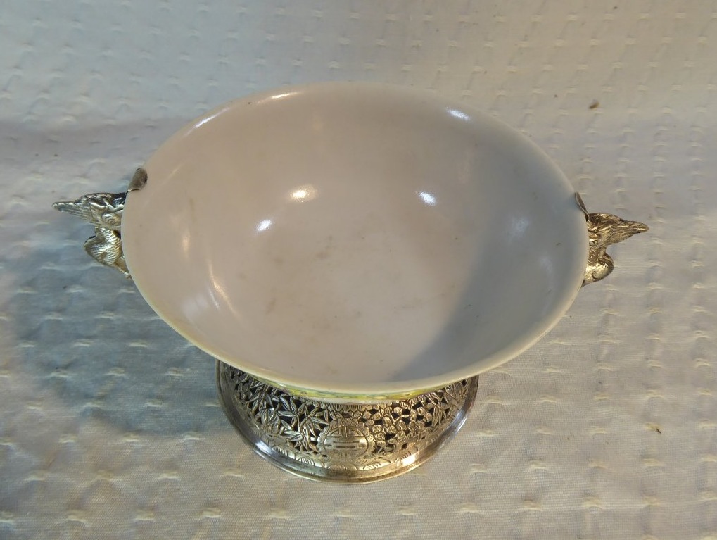 A Chinese Porcelain Bowl With A Yellow Bottom, Known As An “anniversary” Bowl, On A Silver Stand Decorated With-photo-4