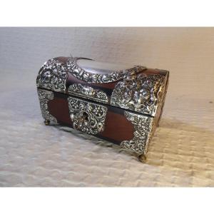 Coffret d'époque coloniale espagnole à garnitures en argent (XVIIIe-)