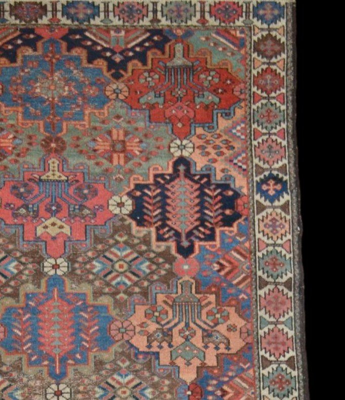 Tapis ancien, famille des Bakhtiar, 136 x 200 cm, laine nouée main, Iran milieu du XXème Siècle-photo-4