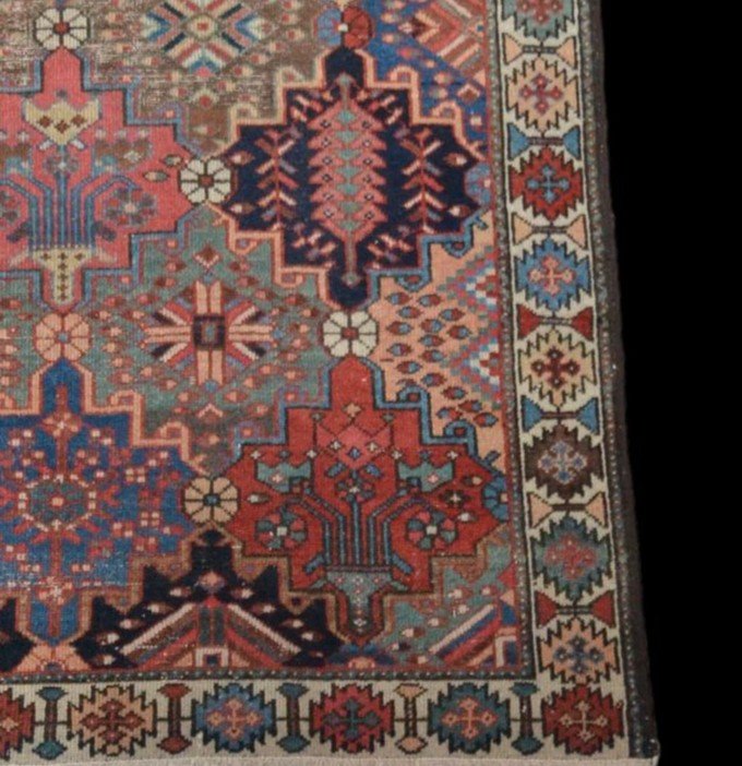 Antique Rug, Bakhtiar Family, 136 X 200 Cm, Hand-knotted Wool, Iran Mid-20th Century-photo-3