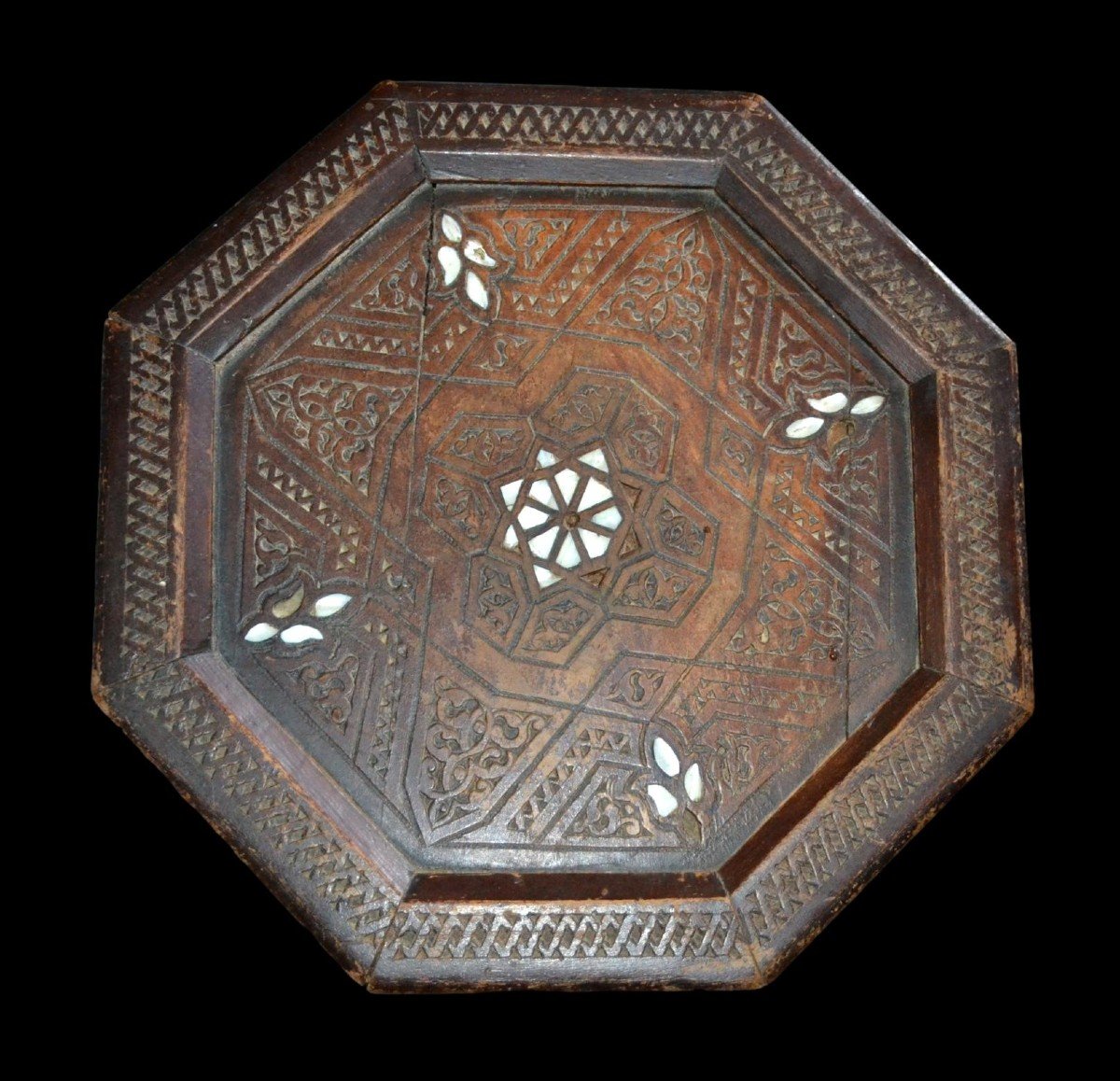 Paire de tables gravée et marquetée en bois de cèdre, Maroc du XIXème Siècle-photo-3