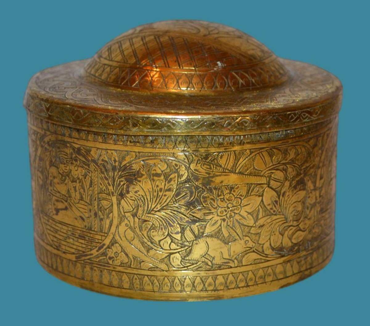 Kadjar Art, Carved Copper Box Of Seated Princes, Flowers, Hare, Cat, And Birds, 19th Century-photo-7
