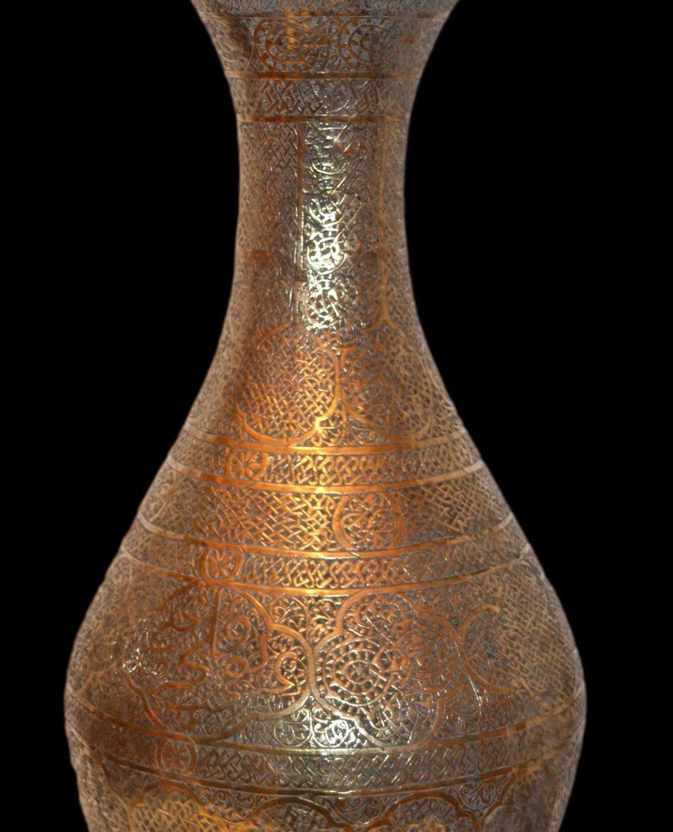 Vase en laiton, art  Ottoman,  Ht 46 cm, gravé au burin sur l'ensemble du corps, XVIIIème siècle-photo-5