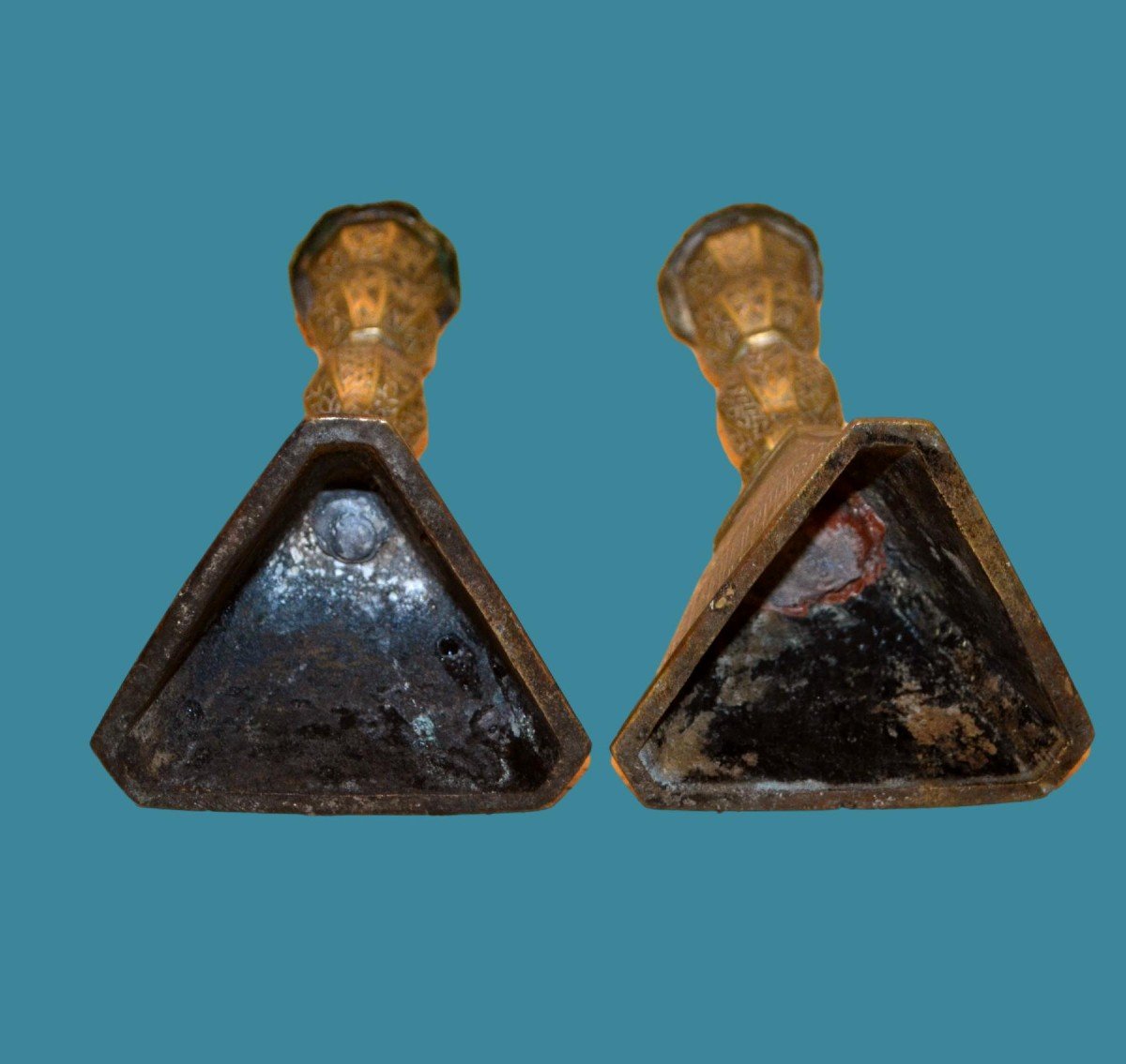 Indo-perse, paire de bougeoirs en bronze, gout du XVIIIème siècle européen, époque XIXème-photo-3
