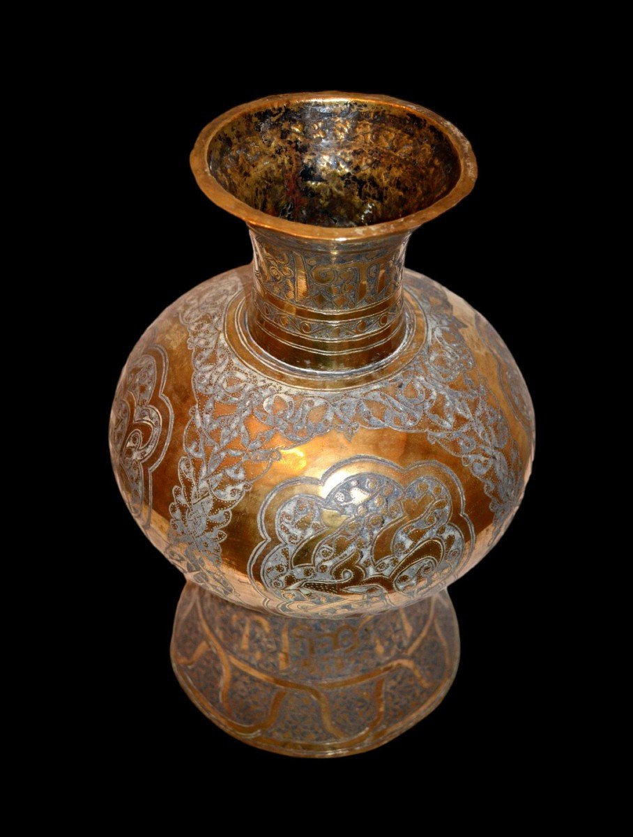 Important Islamic Vase In Brass Ornated With Calligraphy And Foliage XVIII - XIXth Century-photo-4