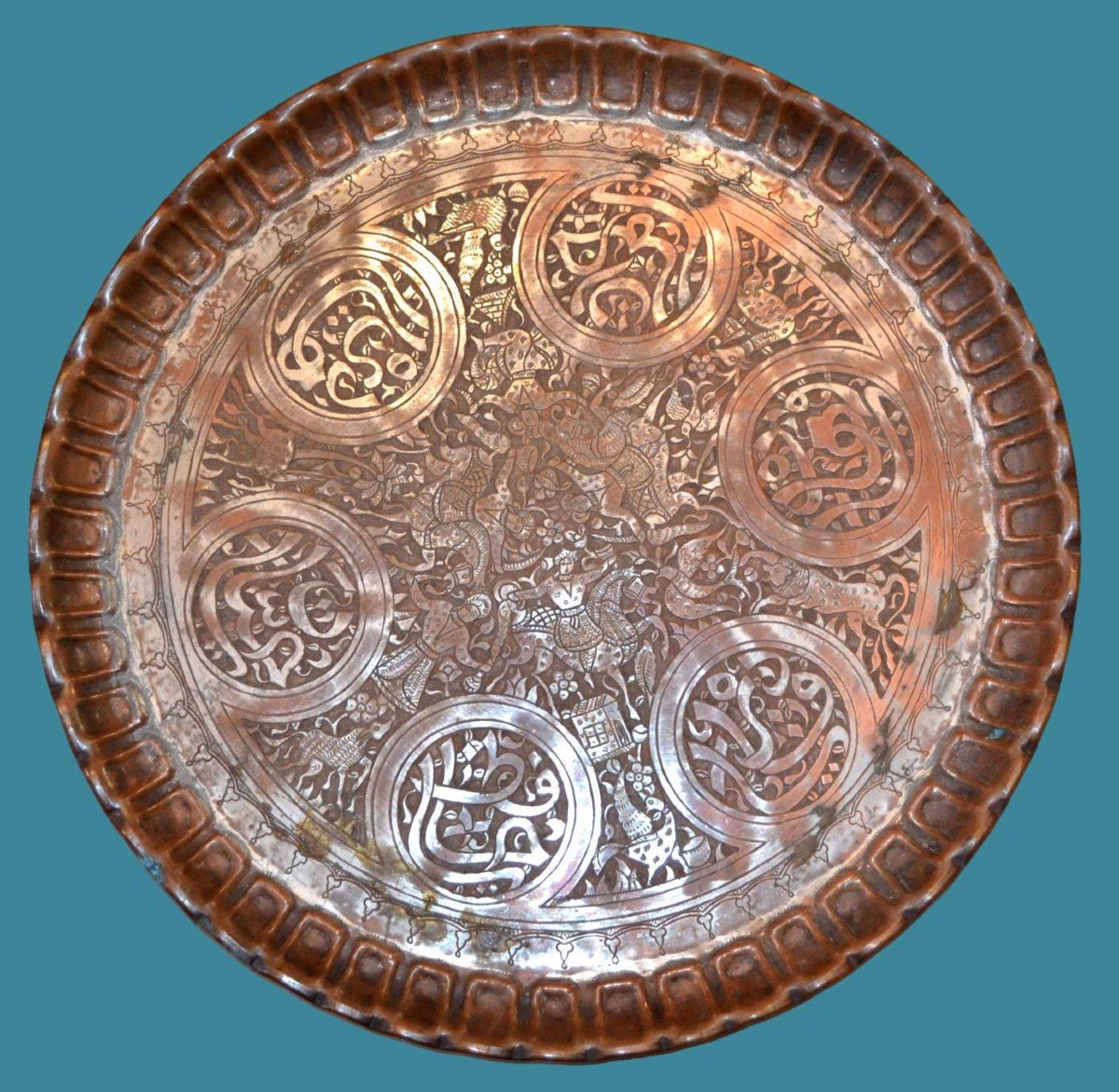 Art Kadjar, lourd et luxueux plateau en cuivre étamé, diamètre 61 cm, Perse du XIXème, superbe-photo-8
