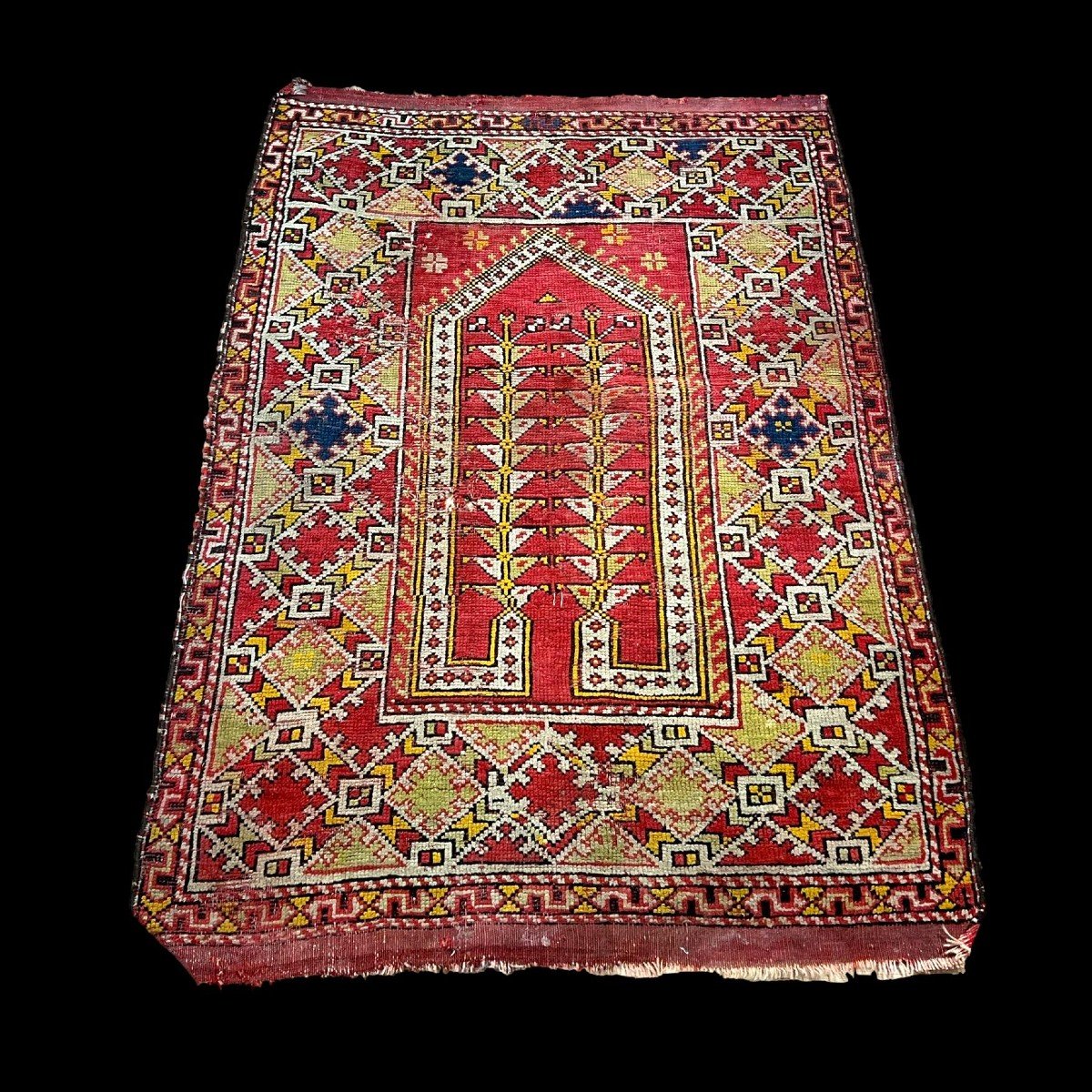 Rare Old Avunya, 95 Cm X 135 Cm, Hand-knotted Wool In Turkey, Marmara Region, Collection