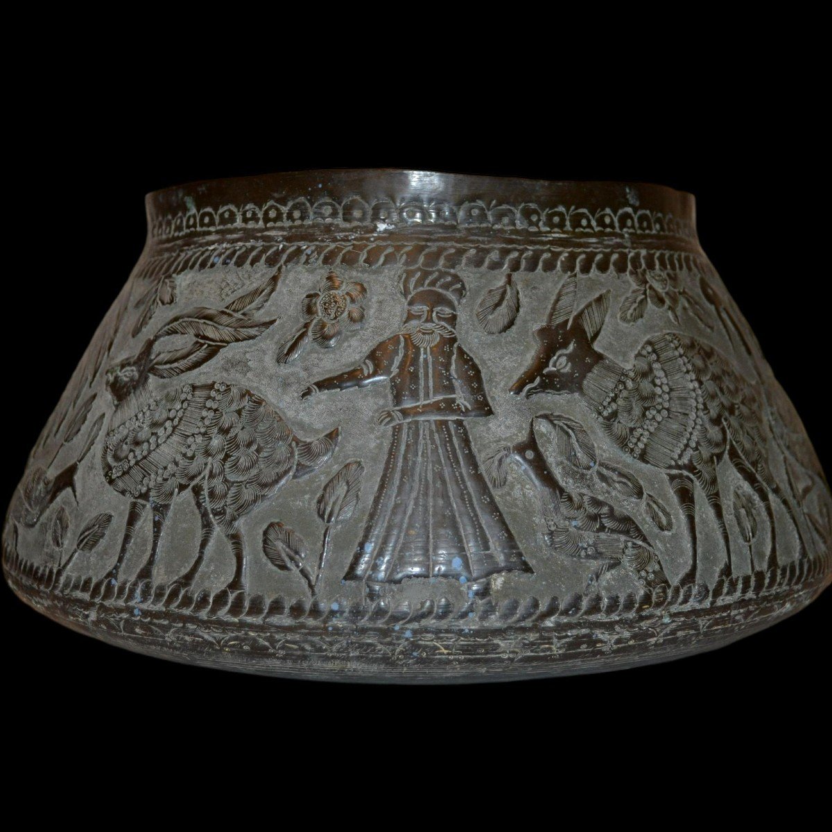 Important bassin Indo-persan, laiton ancien du XIXème siècle, décor animalier-photo-3